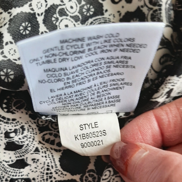 Ellen Tracy - Gorgeous black and white fluid tunic for women  - Size: M - Picture 10 of 14